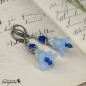 Preview: hellblaue dunkelblaue Florale blumige Ohrringe - Ohrhänger mit Blüten und Perlen