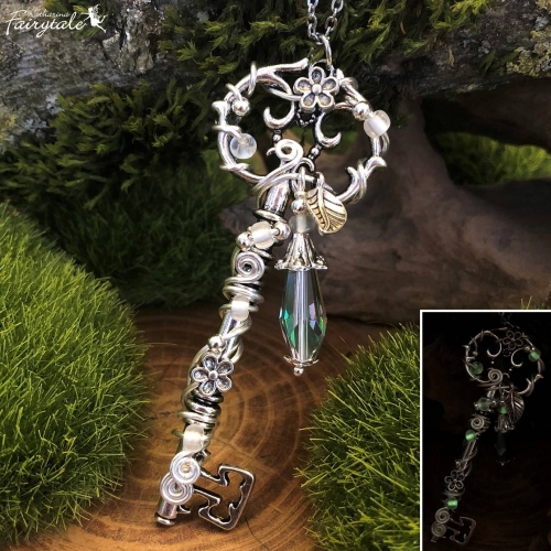 crystal green halskette elfenreich glücksbringer talisman amulett damenkette mädchenkette geschenkidee schmuck