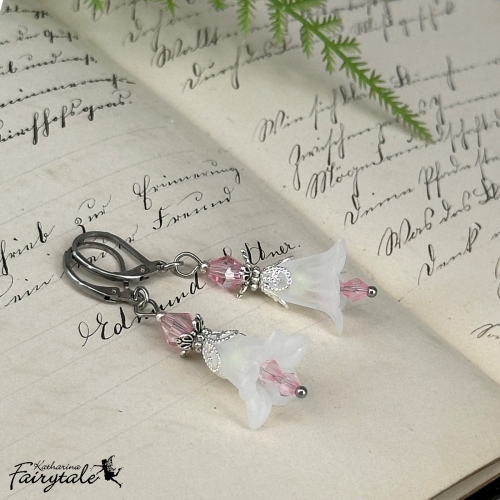 weiße Ohrhänger Ohrringe mit rosa Perlen